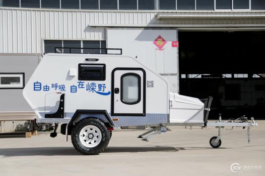 嵘野房车房车_拖挂式c型房车_公路拖挂房车_嵘途房车