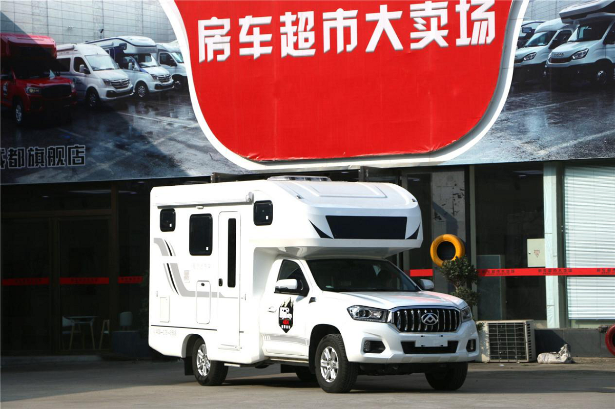 霸道拖挂房车_进口微型拖挂房车_后八轮拖挂车改房车图片