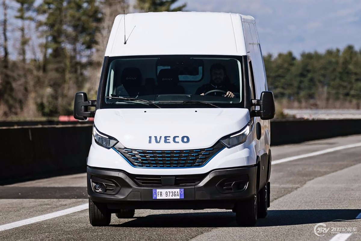 iveco_newdaily_van-8.jpg