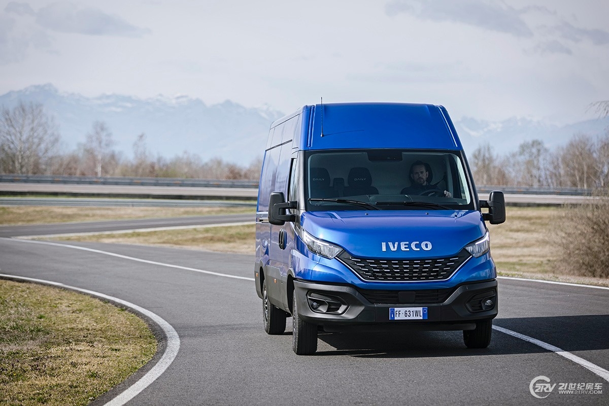 2968-02-IVECO-New-Daily-Launch.jpg