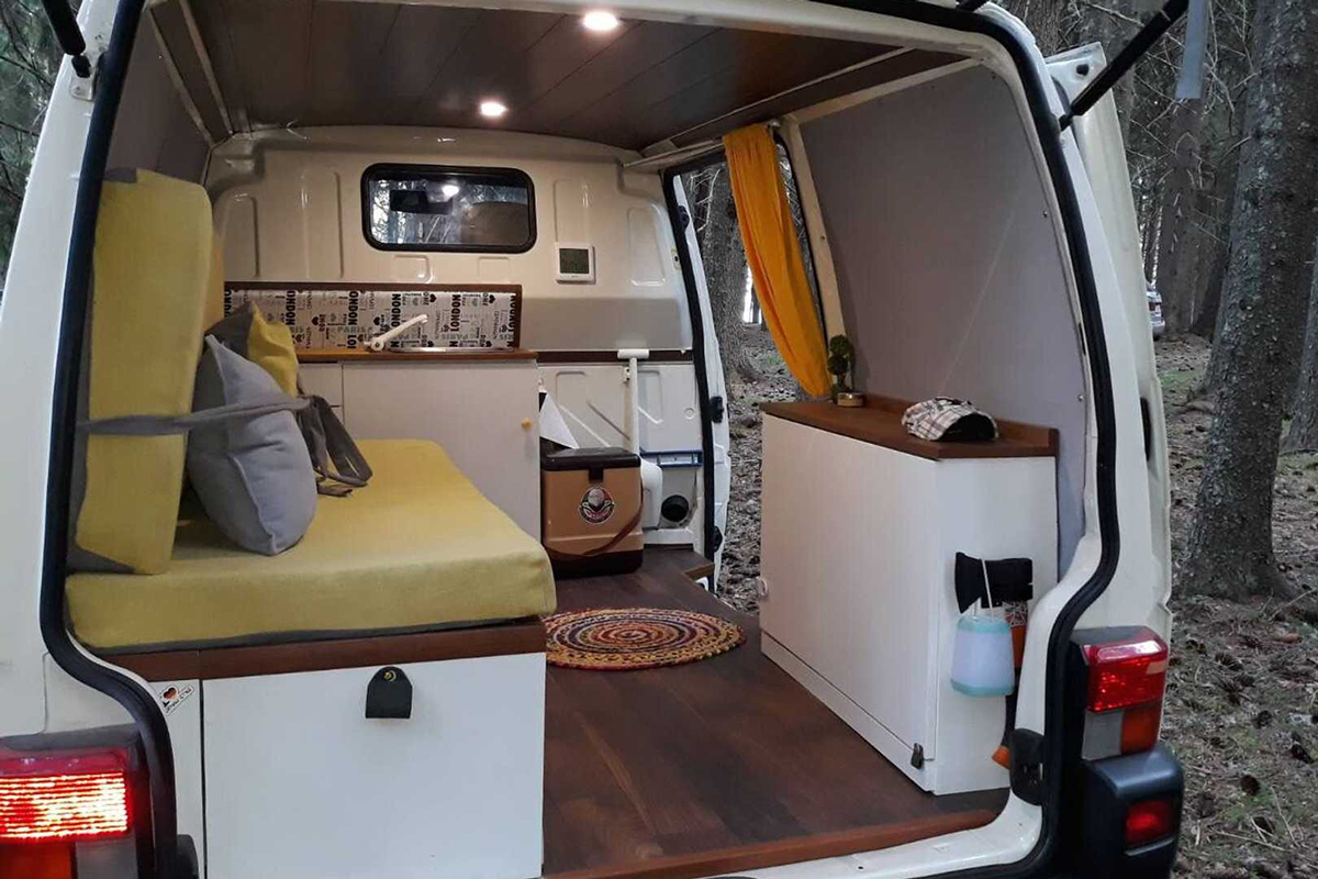 1998-vw-transporter-camper-interior (1).jpg